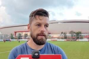 勒沃库森梯队教练赞赵松源：位置感和空间感很好，技术很不错