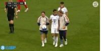 上场比赛中暑热晕！穆西亚拉再次倒地，仅踢了8分钟又被替换下场